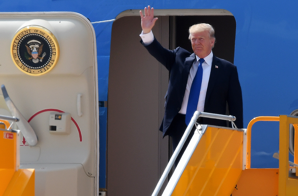 Tổng thống Hoa Kỳ đã đến Đà Nẵng tham dự Hội nghị Cấp cao APEC 2017